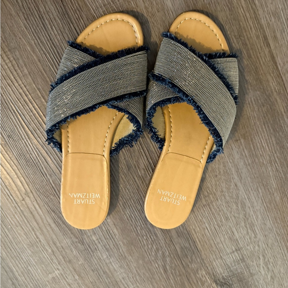 STUART WEITZMAN
Edgeway Fringe-Trimmed Sandals size 8